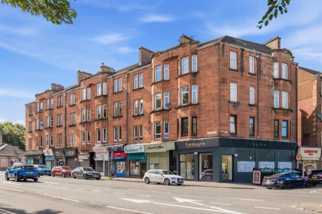 2 bed property, in Paisley Road West, £99,000
