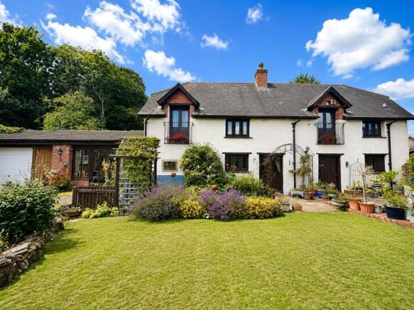 4 bed property, in Washford, £575,000