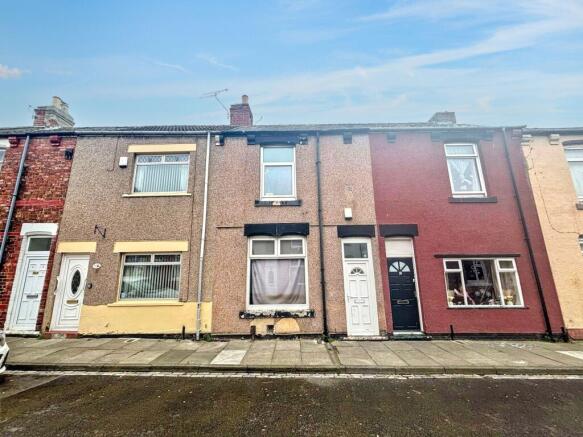 2 bed property, in Cameron Road, £39,000