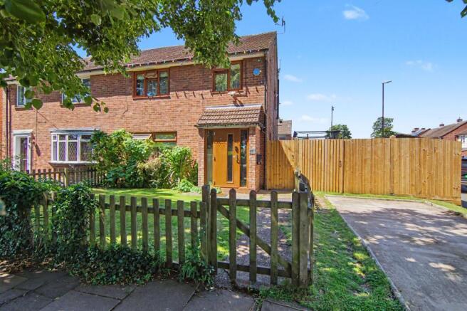3 bed property, in Jobs Lane, £270,000