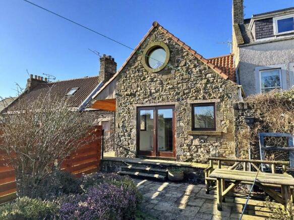 3 bed property, in Gourlays Wynd, £185,000