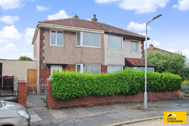 3 bed property, in Laburnum Crescent, £155,000