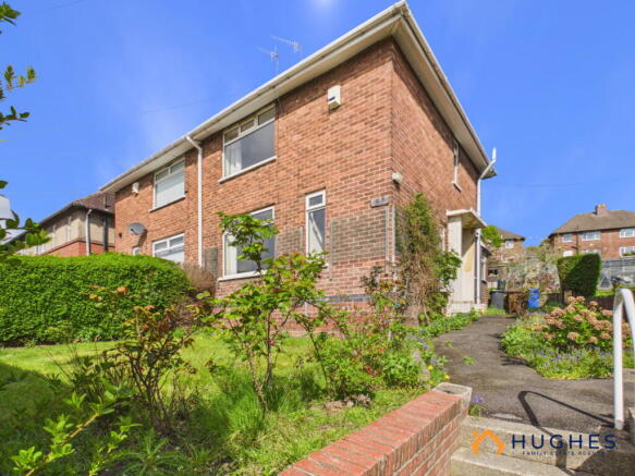 2 bed property, in Colley Avenue, £130,000