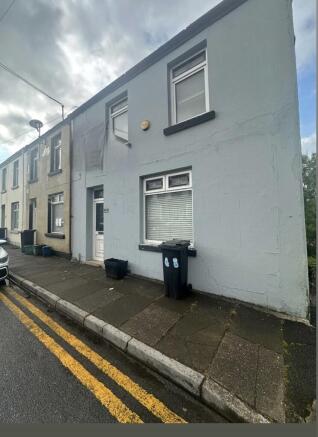 3 bed property, in Brecon Road, £115,000