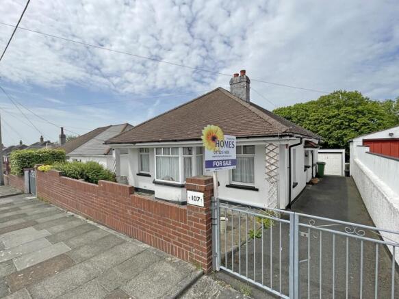 3 bed property, in Old Woodlands Road, £320,000