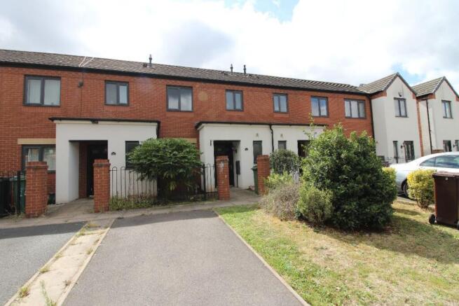 3 bed property, in Kenley Avenue, £205,000