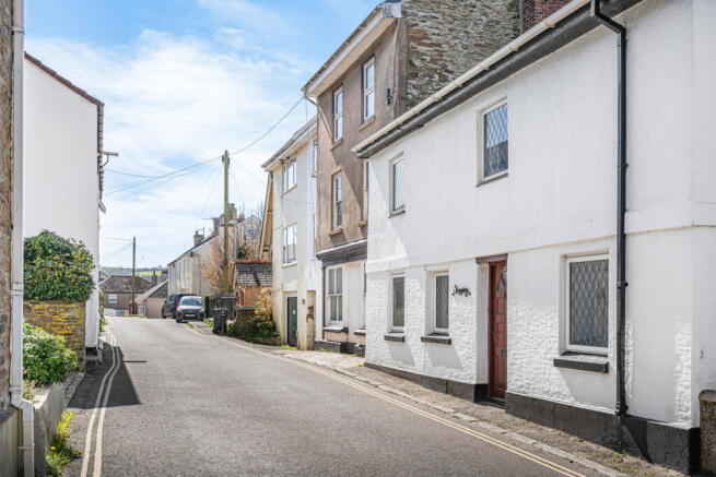 4 bed property, in Fore Street, £320,000