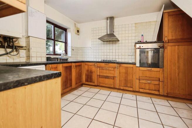 2 bed property, in Ingoldsby Road, £180,000