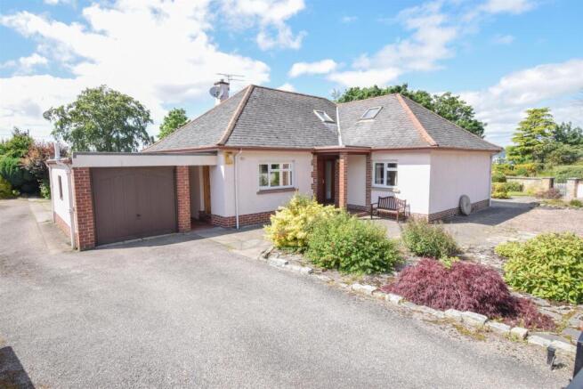 5 bed property, in Rydal, £420,000