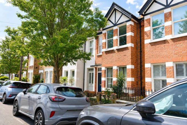 3 bed property, in Second Avenue, £1,200,000