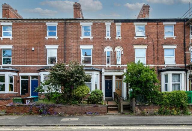 5 bed property, in Portland Road, £325,000