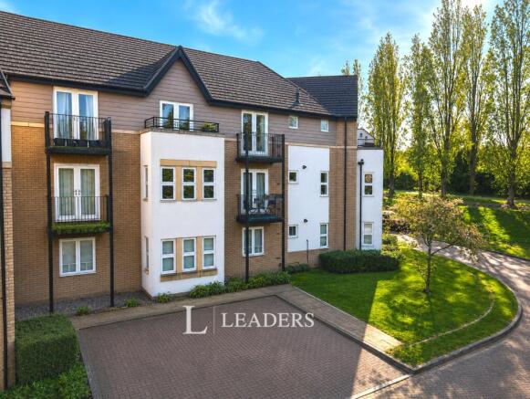 2 bed property, in Sakura Walk, £220,000