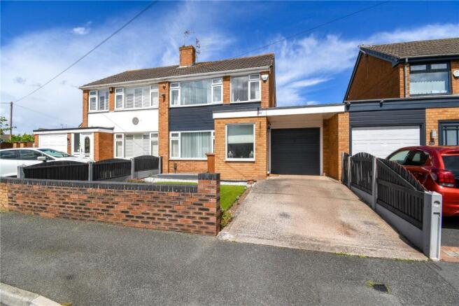 3 bed property, in Holmlands Drive, £260,000