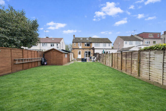 3 bed property, in Coates Way, £550,000