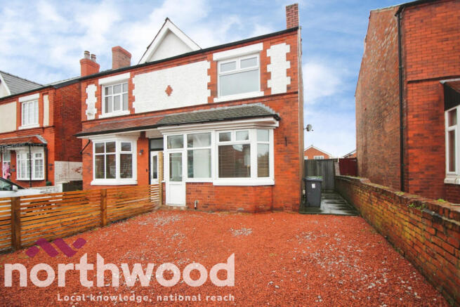 3 bed property, in Warren Road, £210,000