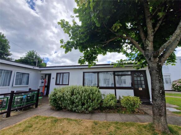 3 bed property, in Welcome Family Holiday Park, £115,000