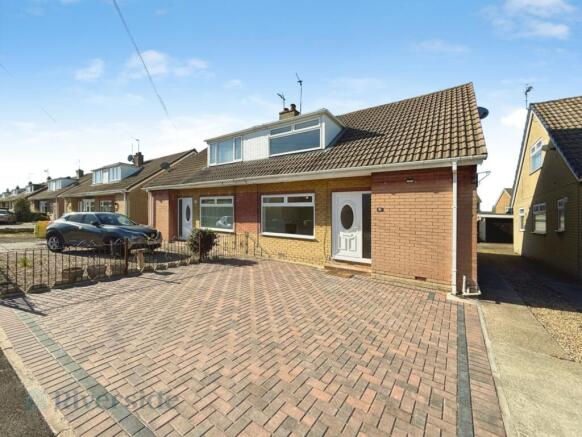 2 bed property, in Kelston Drive, £200,000