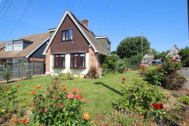 3 bed property, in Tyelands, £585,000