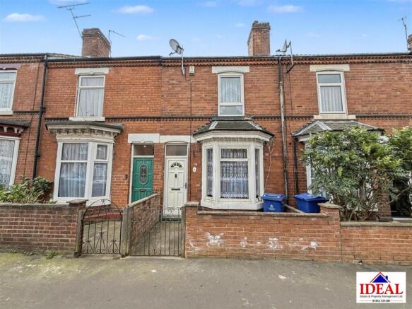 2 bed property, in Stanhope Road, £90,000