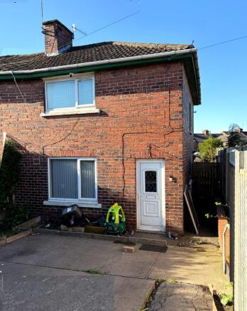 2 bed property, in 8 Oakdale Place, £85,000