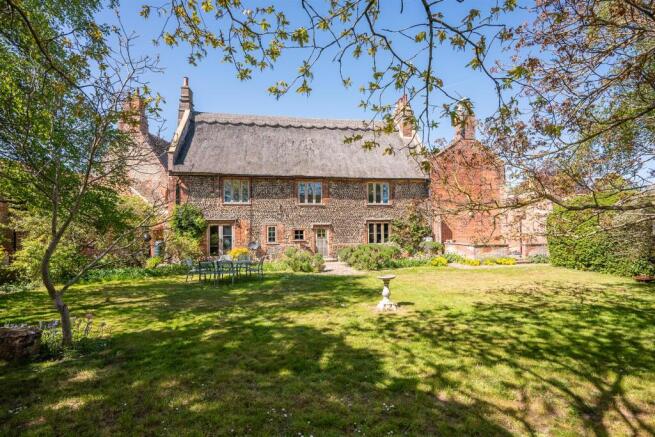 4 bed property, in Coast Road, £850,000
