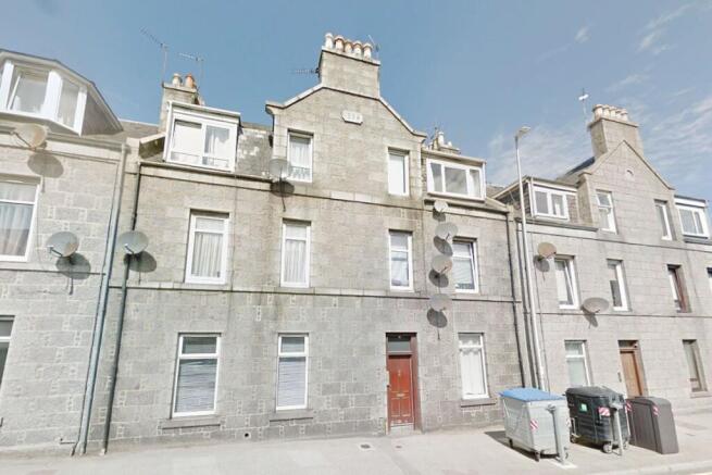 1 bed property, in 58E, £8,000