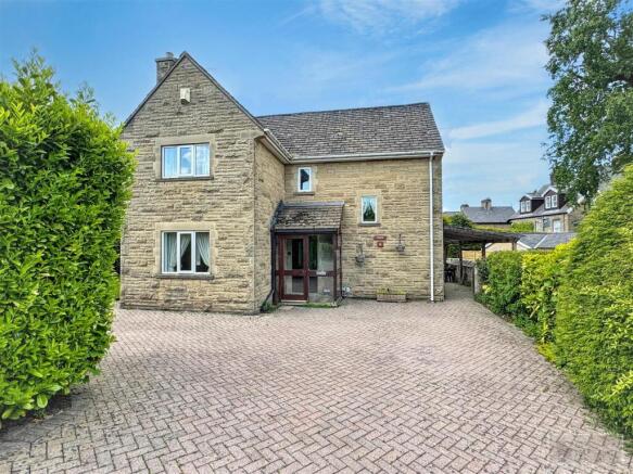 3 bed property, in Compton Grove, £425,000