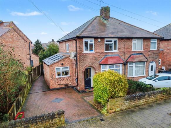 3 bed property, in Beech Avenue, £315,000