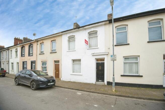 3 bed property, in Comet Street, £200,000