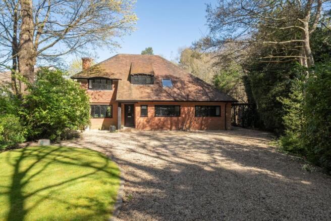 5 bed property, in Heath Ride, £1,000,000