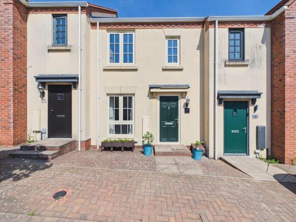 2 bed property, in Well Croft, £199,950