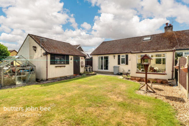 3 bed property, in Three Fields Close, £240,000