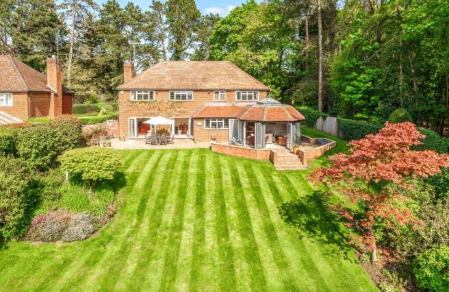 4 bed property, in Hook Heath Road, £1,700,000