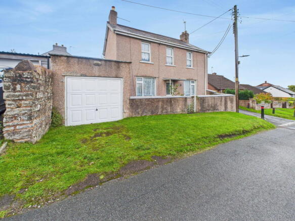 2 bed property, in Woodgate Road, £260,000