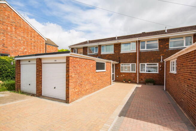 3 bed property, in Nursery Road, £450,000