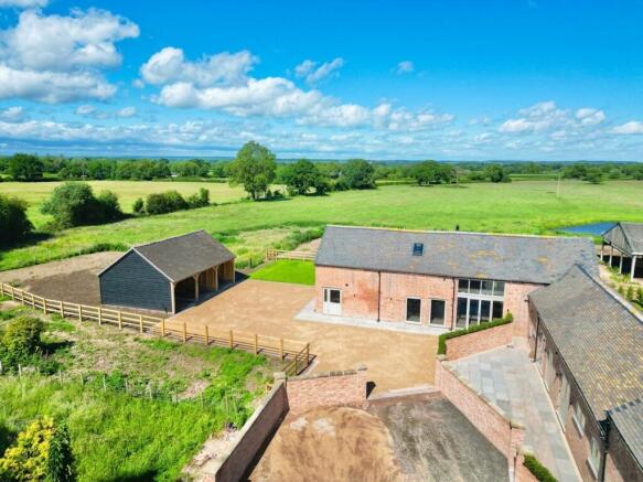 4 bed property, in Shutt Heath Farm, £895,000