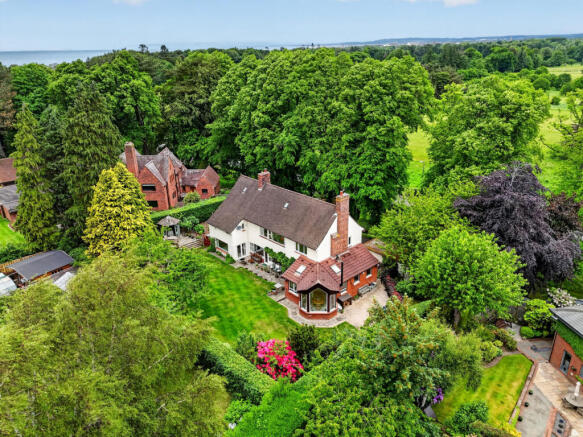 4 bed property, in 21 Greenfield Avenue, £695,000
