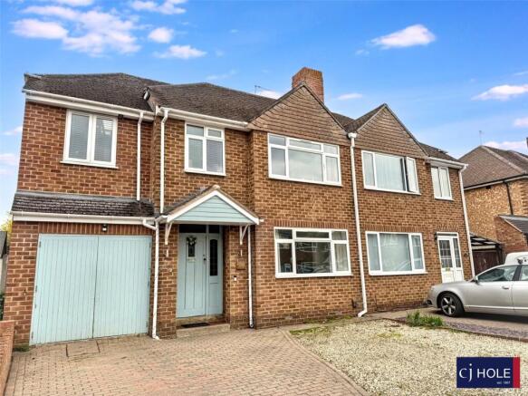 4 bed property, in Dinglewell Road, £465,000