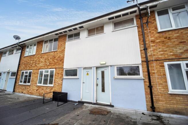 2 bed property, in Flat 354B, £75,000