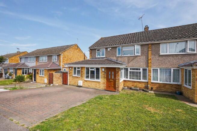 4 bed property, in Adelaide Drive, £400,000