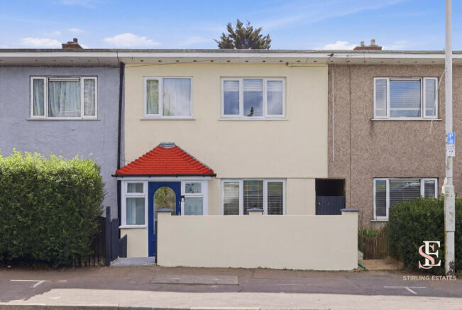 3 bed property, in Manford Way, £425,000