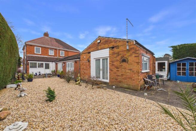 7 bed property, in London Road, £450,000