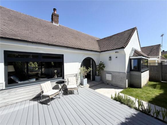 2 bed property, in Wharfdale Road, £499,950