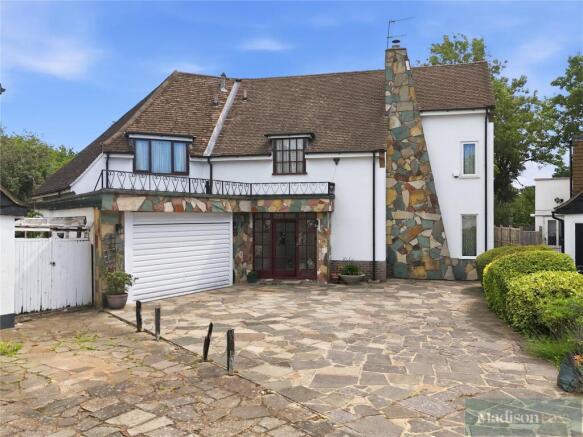 5 bed property, in Meadow Walk, £1,750,000