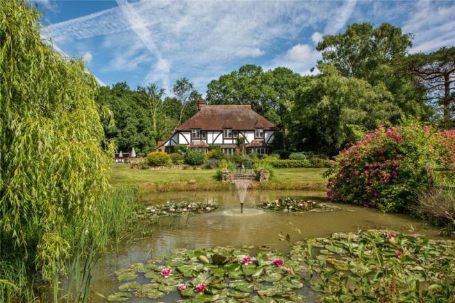 5 bed property, in Mole Street, £1,750,000