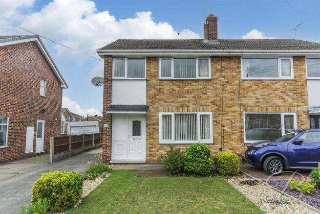 3 bed property, in Ely Close, £225,000