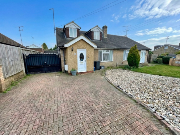 3 bed property, in Warden Hill Road, £430,000
