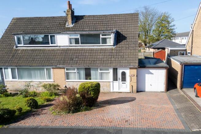 2 bed property, in Coniston Close, £199,950