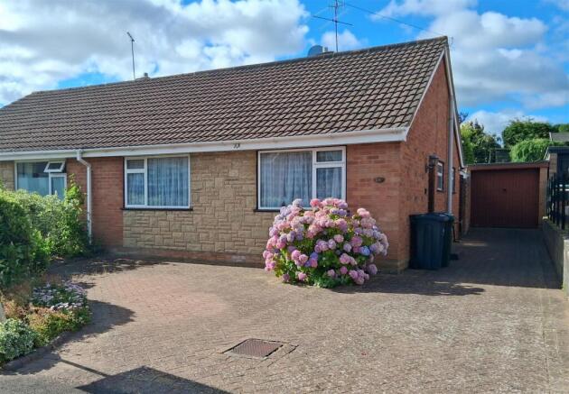 3 bed property, in Murren Avenue, £265,000