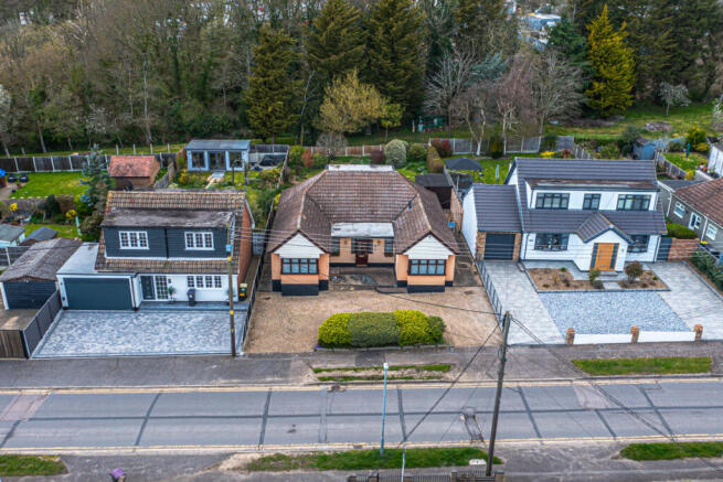4 bed property, in Rayleigh Avenue, £600,000